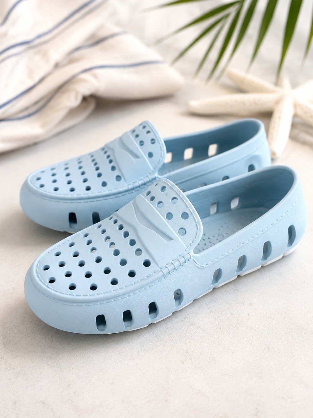 Floafers Country Club Kids Size 1 Light Blue Waterproof EVA Foam Penny Loafers